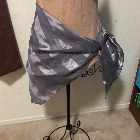 SCARF - Picture 3 of 5